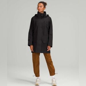 LULULEMON | stretchseal waterproof raincoat